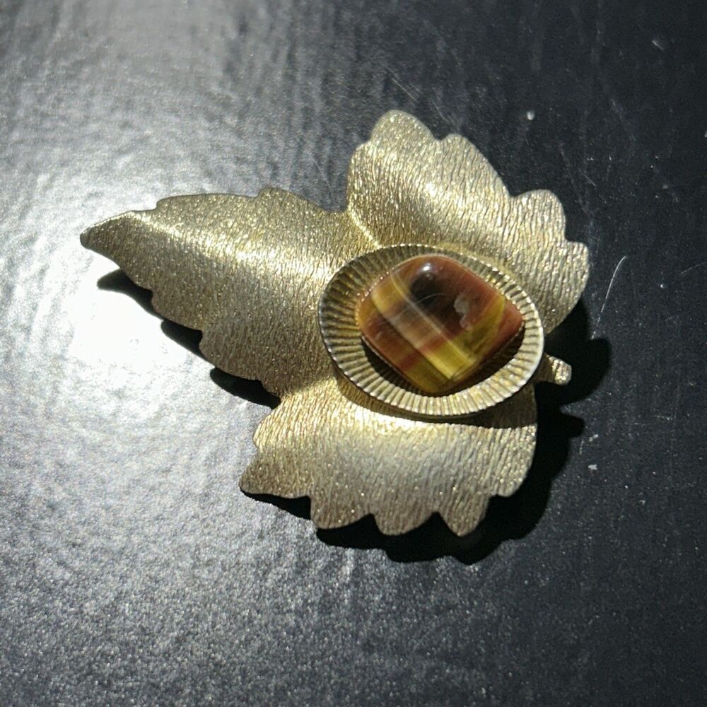Vintage 1-1/2” Gold Toned Metal Tigers Eye Rock Leaf Brooch Pin